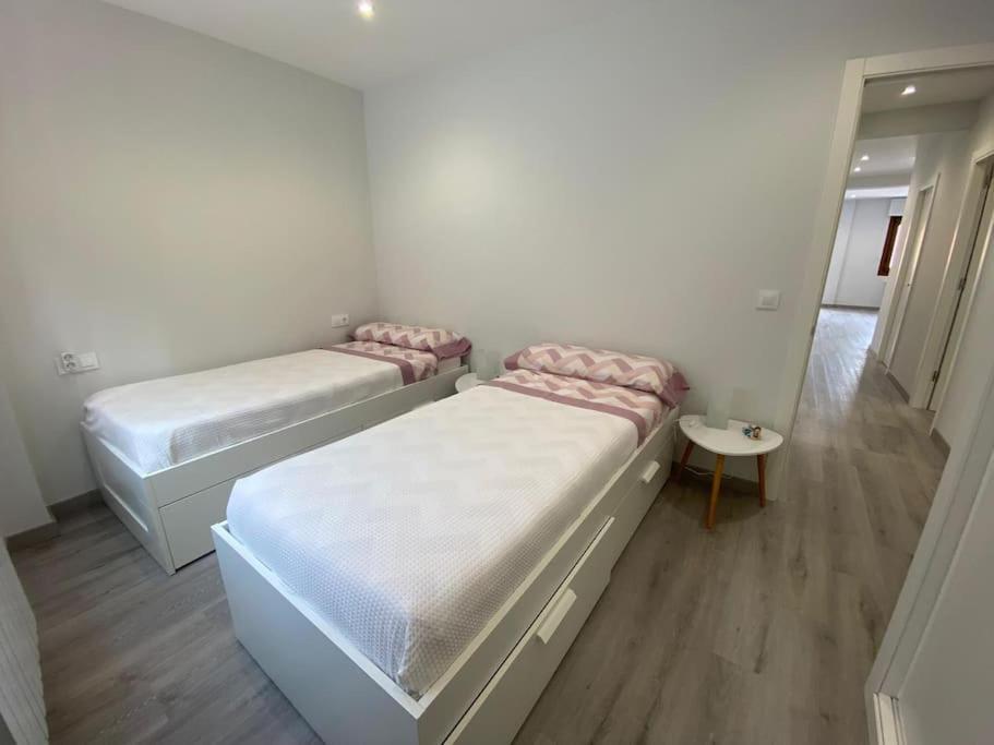 Piso 3 Habitaciones En 바이오나 외부 사진